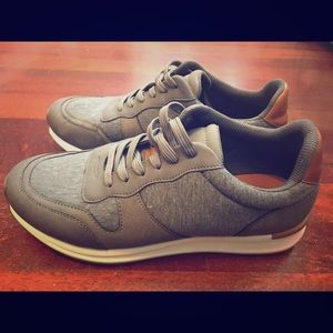 Men’s casual wear sneakers size 9!